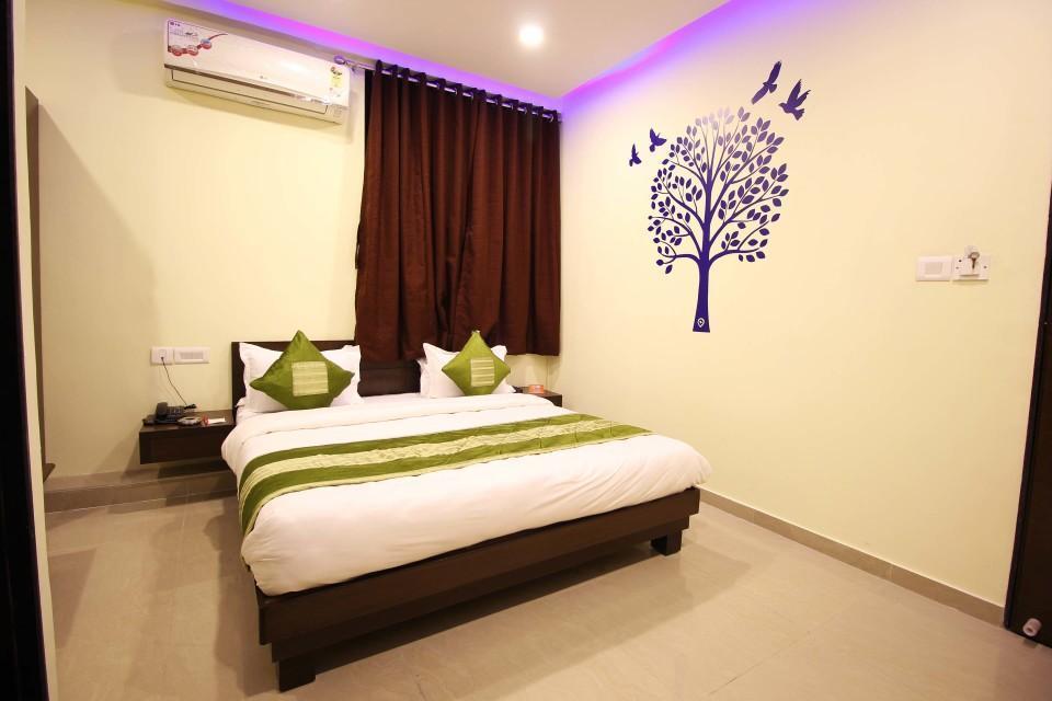 Hotel Ambience Sarkhej Bagian luar foto
